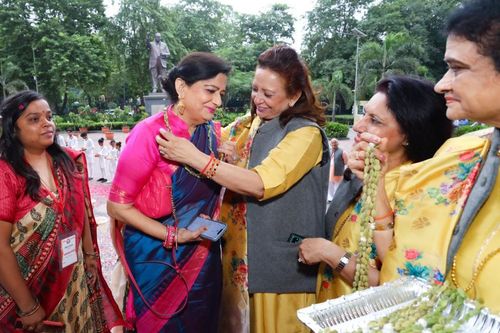 Mrs. Lalita Nijhawan welcomed by members of Sewa Bharti