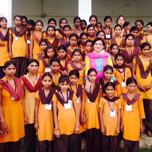 Mrs. Lalita Nijhawan with the students